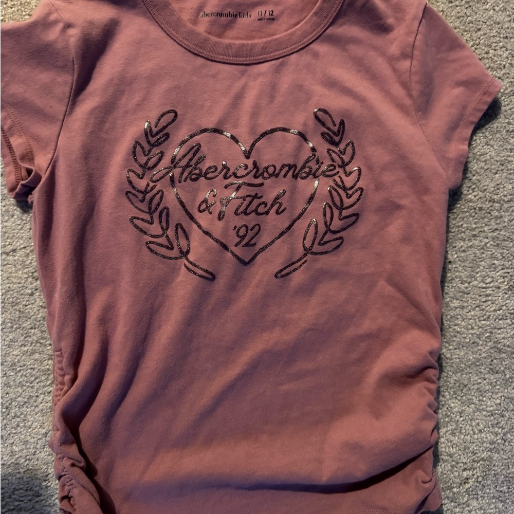 Abercrombie & Fitch Dusty Rose Heart Logo Tee